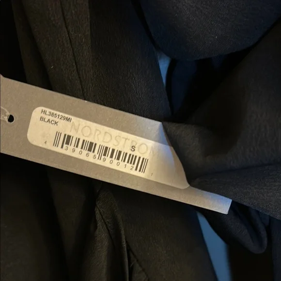 Elegant Black Ruffle Dress - Picture 7 of 8